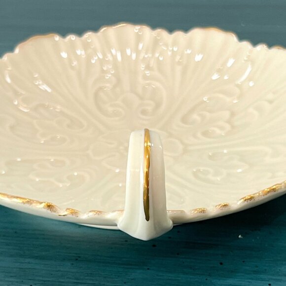 Vintage Lenox Ivory Fine Porcelain Nappy Dish Floral Leaf Pattern Handle Dish - Picture 5 of 8